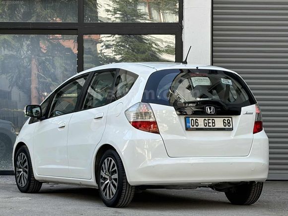 KUSURSUZ KONDİSYONDA OTOMATİK JAZZ