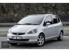 OTOMATİK 2003 MODEL 123BİNDE İLK SAHİBİNDEN EMSALSİZ HONDA JAZZ