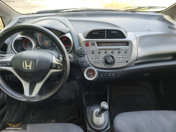 MASRAFSIZ 2011 HONDA JAZZ JOY PLUS İ SHIFT 100 HP