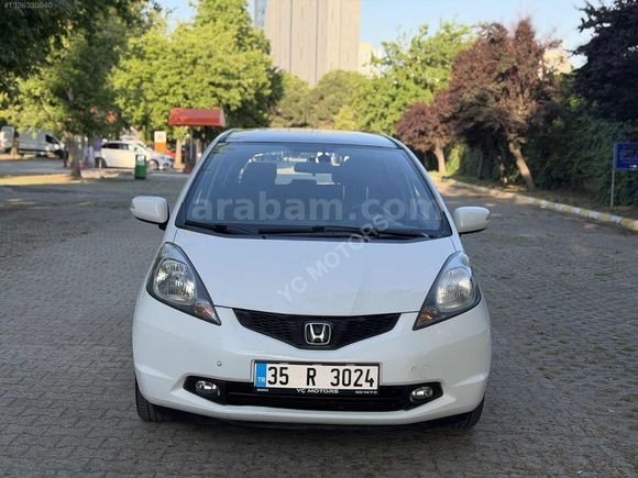 2011 MODEL 1.4 HONDA JAZZ CAM TAVANLI OTOMATİK FUN