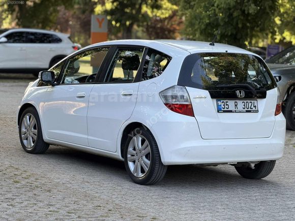 2011 MODEL 1.4 HONDA JAZZ CAM TAVANLI OTOMATİK FUN