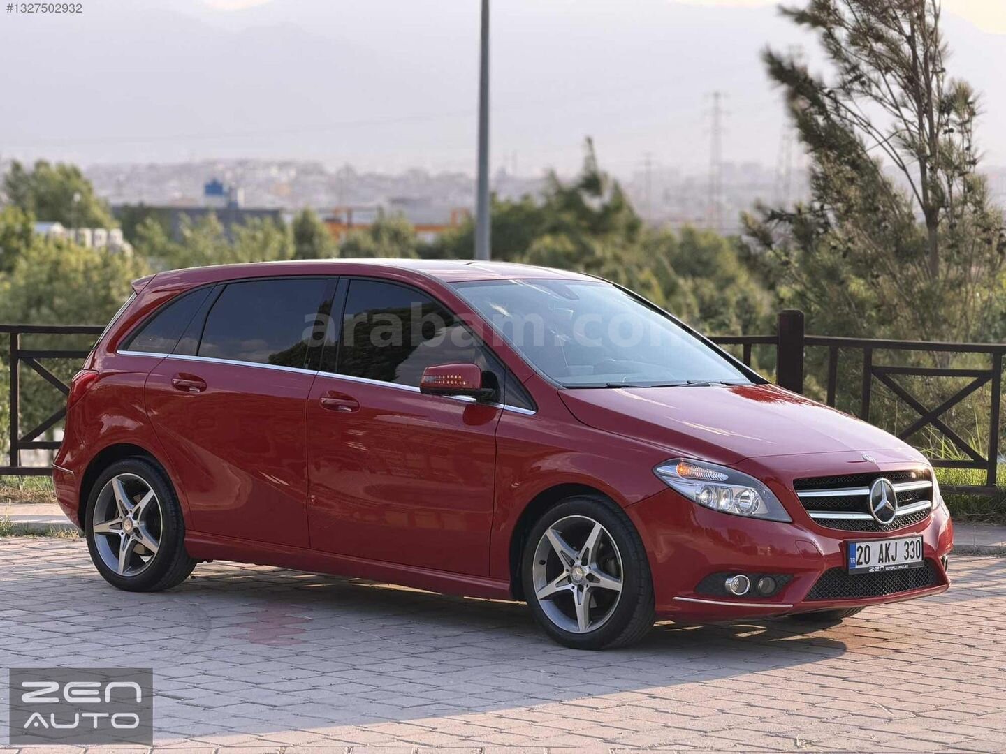 Galeriden Mercedes - Benz B 180 BlueEFFICIENCY Style 2013 Model Denizli 69.000 km Kırmızı 2