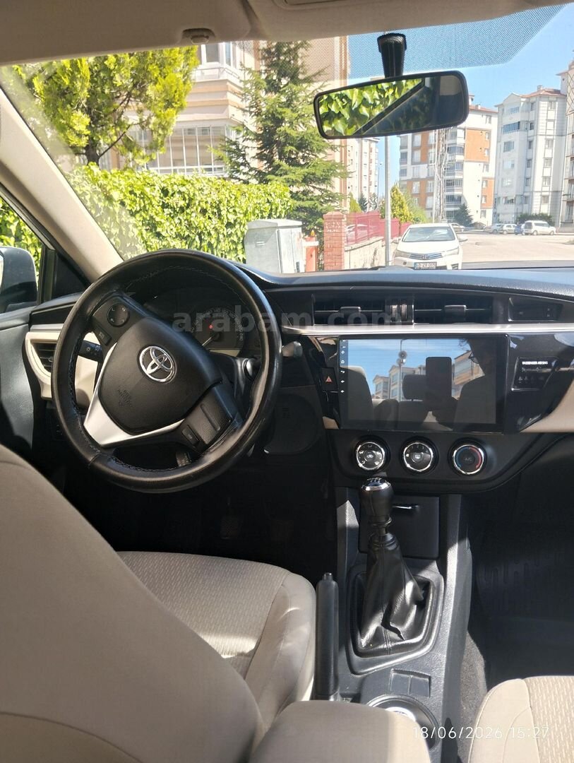 Sahibinden Toyota Corolla 1.33 Life 2015 Model Tokat 113.000 km Beyaz 3