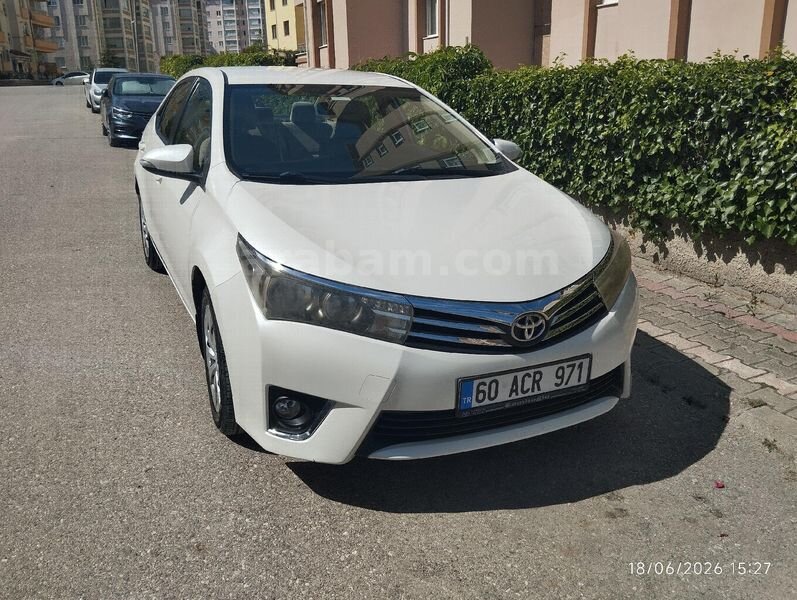 Sahibinden Toyota Corolla 1.33 Life 2015 Model Tokat 113.000 km Beyaz