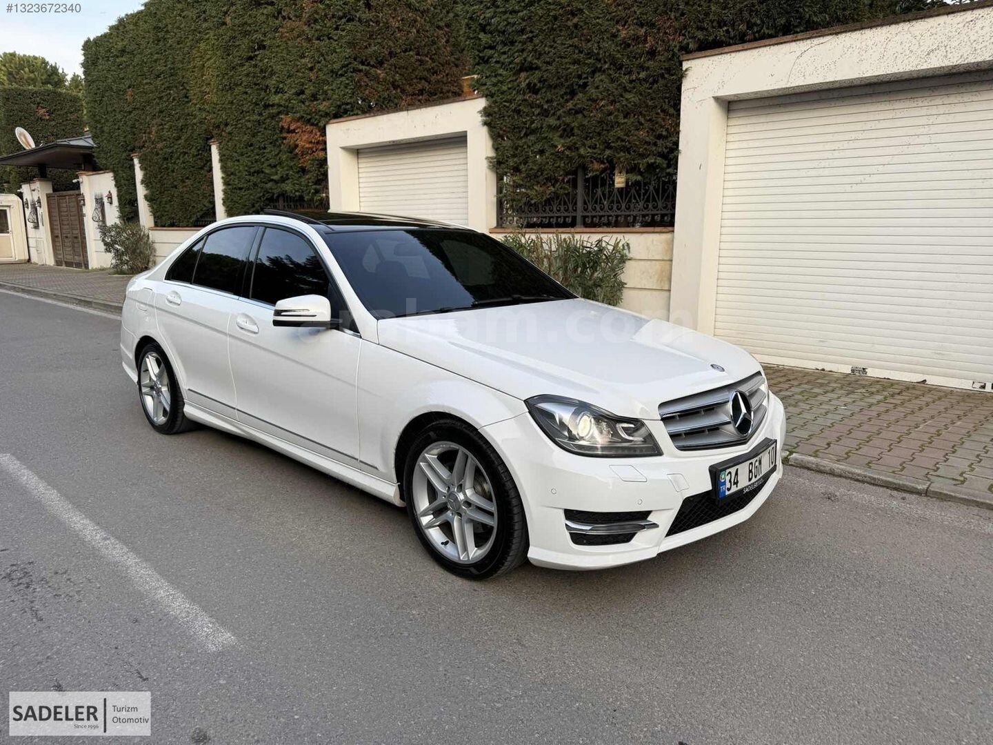 Galeriden Mercedes - Benz C 180 AMG 2013 Model İstanbul 115.000 km Beyaz 1