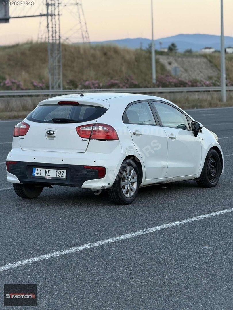 ST MOTORS Rio 1.4 CRDI 6