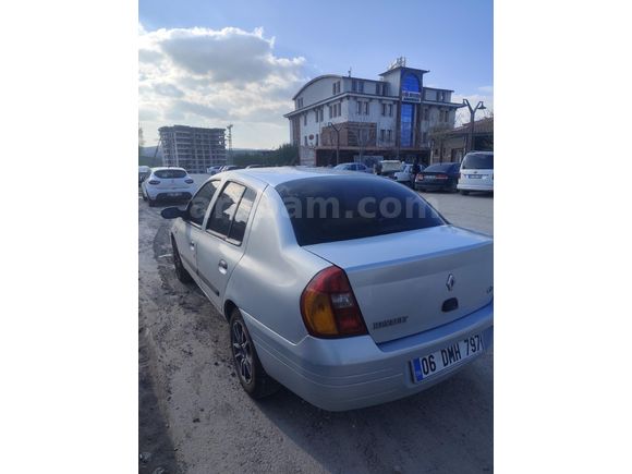 Sahibinden Renault Clio 1.4 RNA 2000 Model