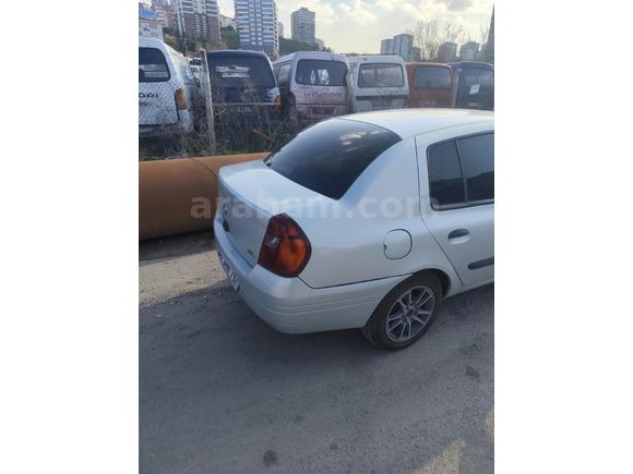 Sahibinden Renault Clio 1.4 RNA 2000 Model