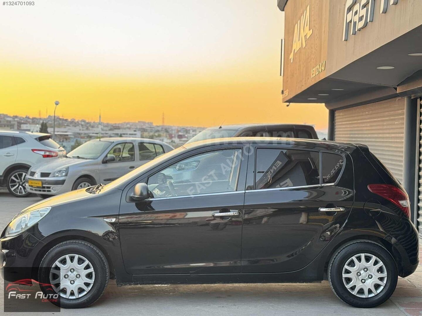Galeriden Hyundai i20 1.2 MPI Team 2009 Model İzmir 95.000 km Siyah 4