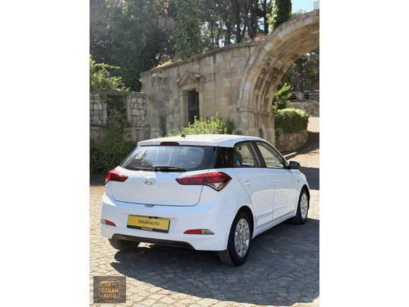 ÖZKAN AUTO'DAN SATILIK 2015 MODEL HYUNDAİ İ20