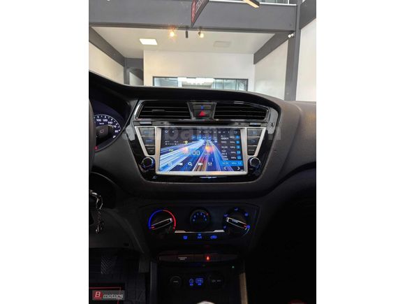 DEĞİŞENSİZ ORJİNAL 152 BİN KM MULTİMEDİA EKRANLI 2015 İ20 STYLE