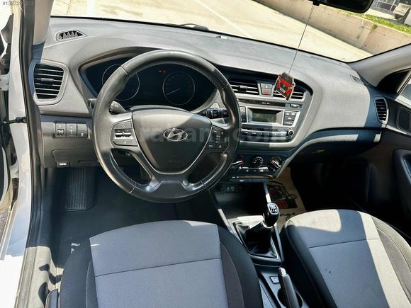İLK ELDEN+DÜŞÜK KM+MÜKEMMEL KONDİSYONDA HYUNDAİ İ20 STYLE