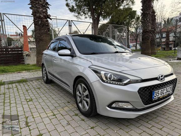 2015 MODEL HYUNDAİ İ20 ELİT EN FULUDUR KM 105 BİNDE MASRAFSIZDIR