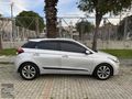 2015 MODEL HYUNDAİ İ20 ELİT EN FULUDUR KM 105 BİNDE MASRAFSIZDIR