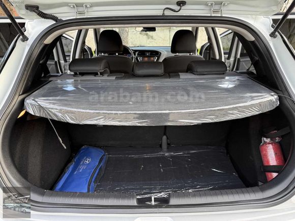 2015 MODEL HYUNDAİ İ20 ELİT EN FULUDUR KM 105 BİNDE MASRAFSIZDIR