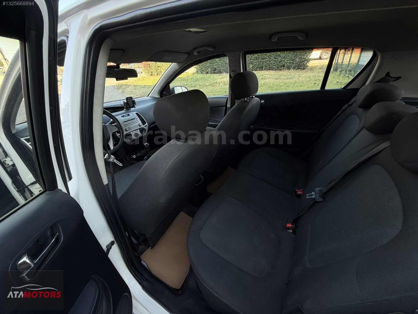 Galeriden Hyundai i20 1.4 CRDi Jump 2012 Model Düzce 340.000 km Beyaz 5