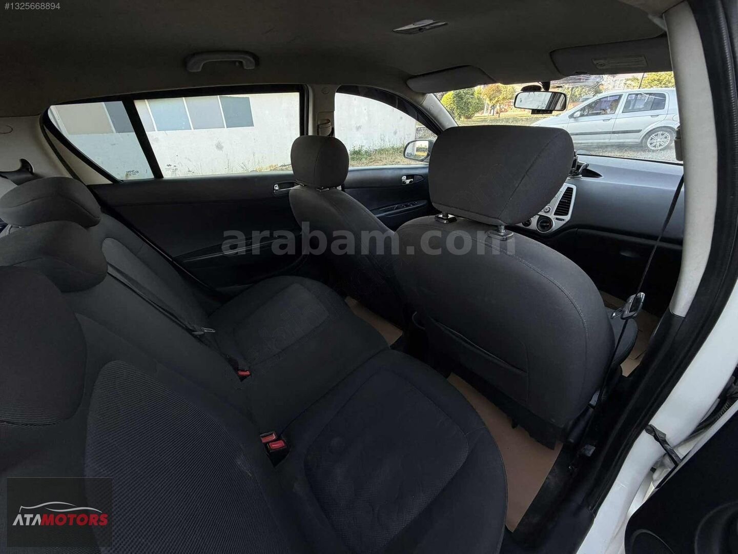 Galeriden Hyundai i20 1.4 CRDi Jump 2012 Model Düzce 340.000 km Beyaz 4
