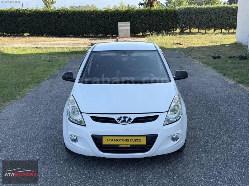Galeriden Hyundai i20 1.4 CRDi Jump 2012 Model Düzce 340.000 km Beyaz