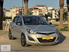 2013 HYUNDAİ i20 / 1.4 DİZEL / MAKYAJLI KASA / DÜŞÜK KM