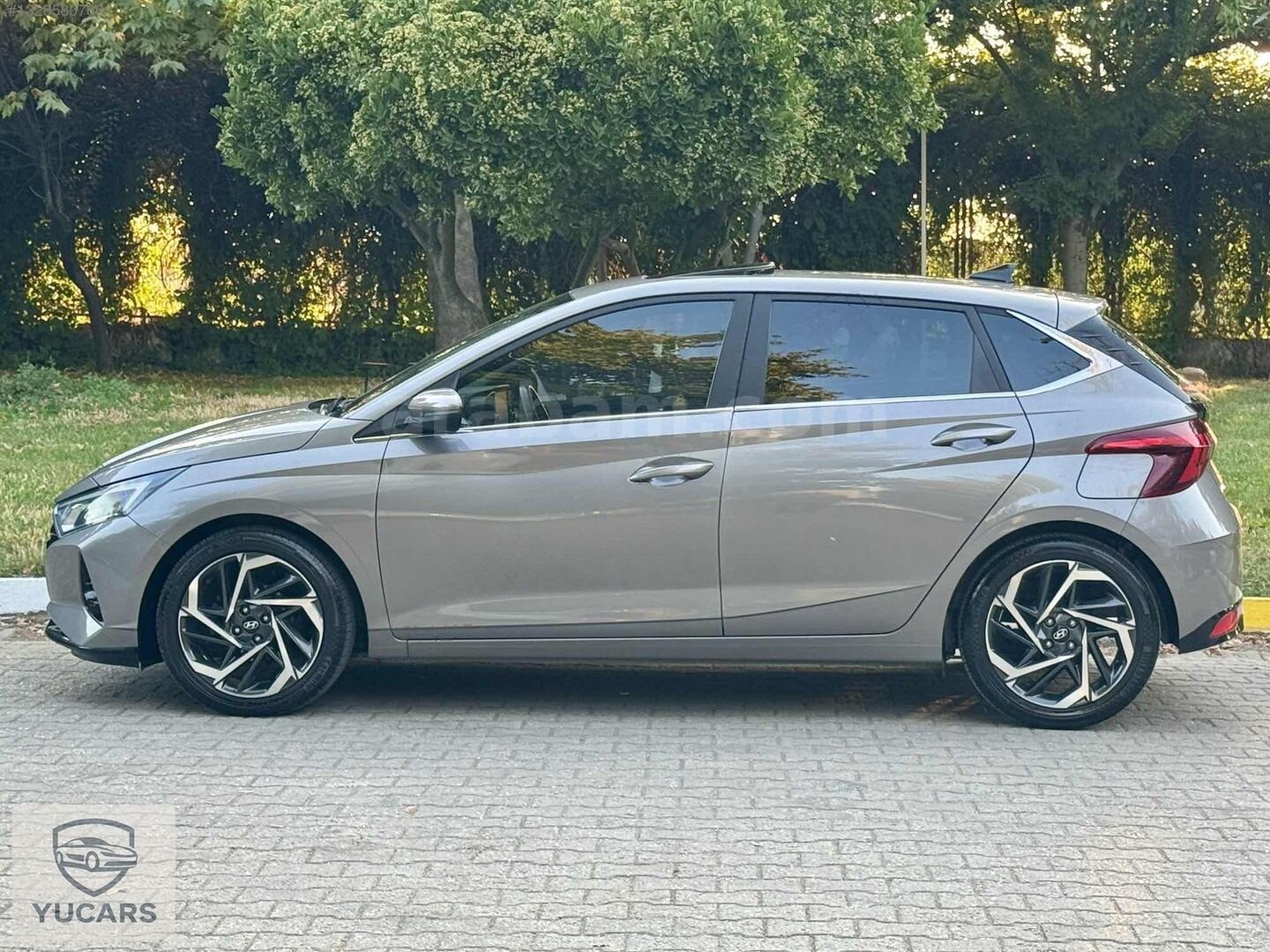 Galeriden Hyundai i20 1.4 MPI Style Plus 2022 Model Bursa 73.000 km Gri 7