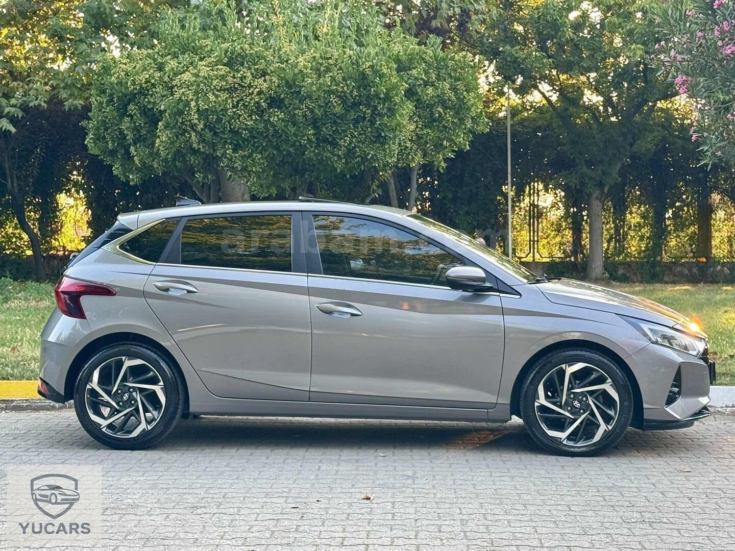 Galeriden Hyundai i20 1.4 MPI Style Plus 2022 Model Bursa 73.000 km Gri 6