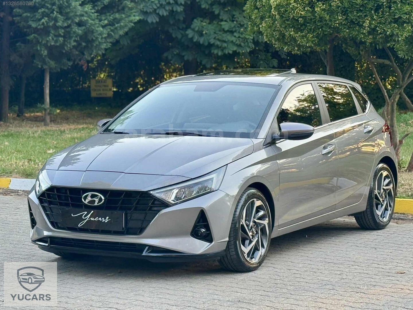 Galeriden Hyundai i20 1.4 MPI Style Plus 2022 Model Bursa 73.000 km Gri 2