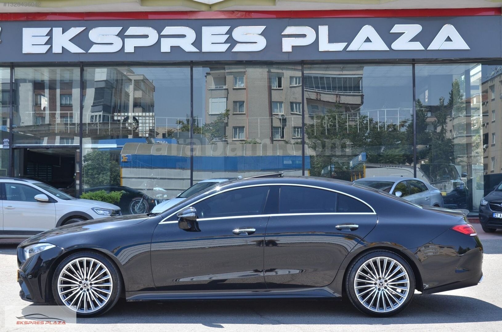 Galeriden Mercedes - Benz CLS 300 D AMG 2023 Model Gaziantep 76.000 km Siyah 3