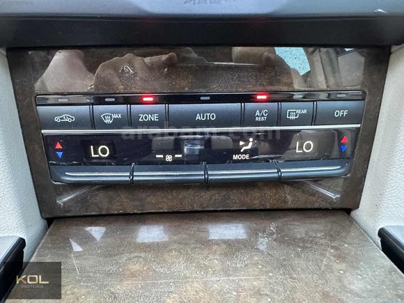 KOL MOTORS'DAN 2013 MODEL E180 CAM TAVAN DEĞŞENSİZ 2 LOKAL 239KM