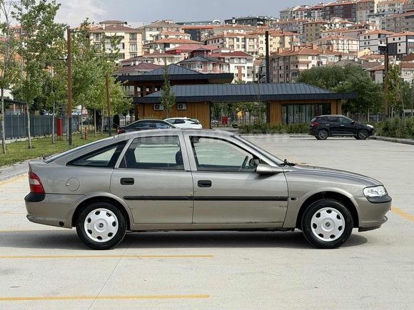 MİSER OTOMOTİV/1996 MODEL VECTRA DEĞİŞENSİZ 2 PARÇA BOYALI