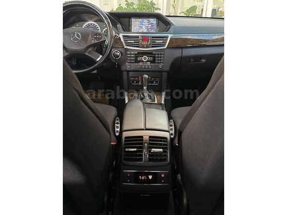 MERCEDES E220 CDİ HATASIZ TEK PARÇA BOYALI