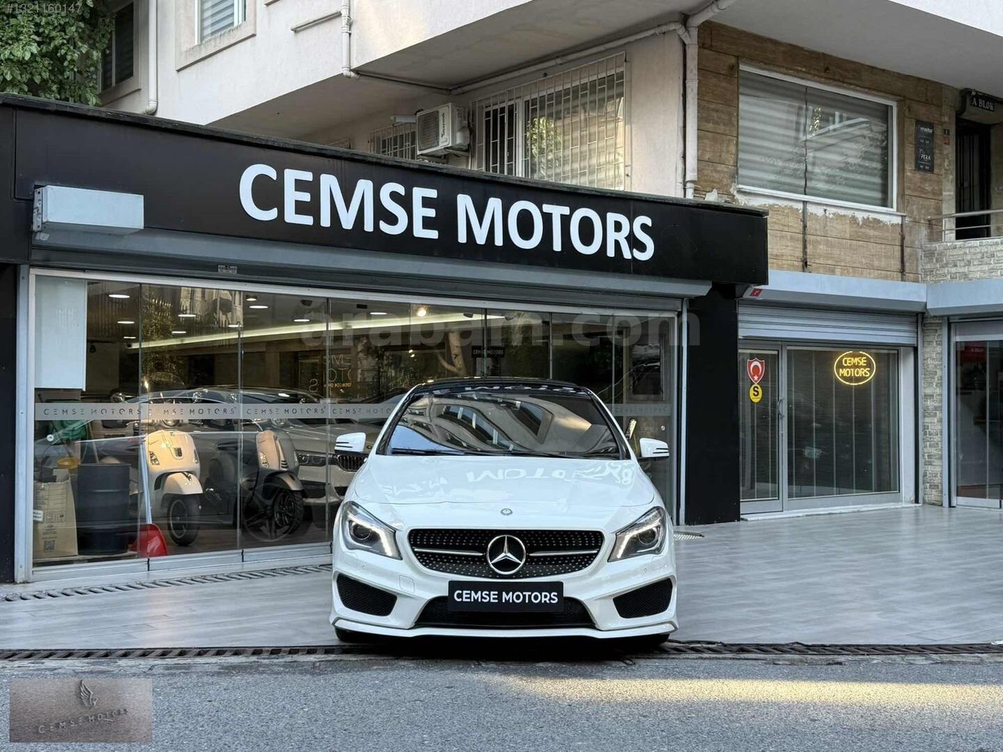 Galeriden Mercedes - Benz CLA 200 AMG 2016 Model İstanbul 177.000 km Beyaz 2