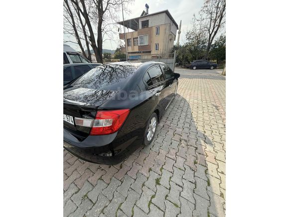 Sahibinden Honda Civic 1.6i VTEC Eco Elegance 2013 Model 