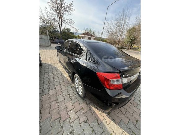 Sahibinden Honda Civic 1.6i VTEC Eco Elegance 2013 Model 