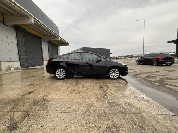 OPEL ASTRA 1.4 TURBO HATASIZ VERGİ LEV. 800 BİN KREDİ İMKANI