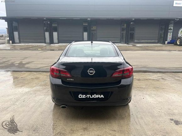 OPEL ASTRA 1.4 TURBO HATASIZ VERGİ LEV. 800 BİN KREDİ İMKANI