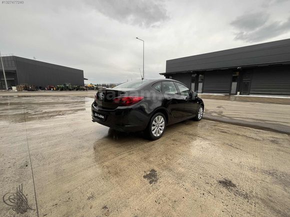 OPEL ASTRA 1.4 TURBO HATASIZ VERGİ LEV. 800 BİN KREDİ İMKANI