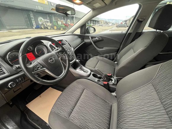 OPEL ASTRA 1.4 TURBO HATASIZ VERGİ LEV. 800 BİN KREDİ İMKANI