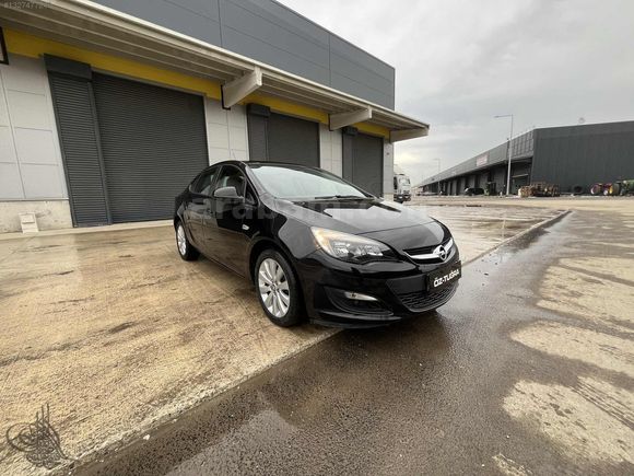 OPEL ASTRA 1.4 TURBO HATASIZ VERGİ LEV. 800 BİN KREDİ İMKANI