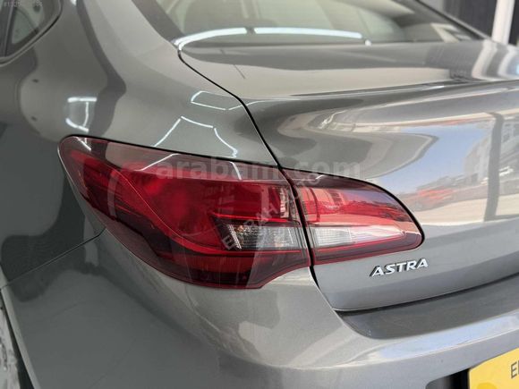 EMRAH AUTO'DAN 2019 MODEL ASTRA 1.4T EDİTİON PLUS 38 BİN KM