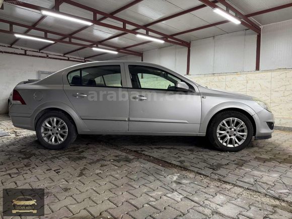 ÖZCAN OTOMOTİV den Bakımlı Aile arabası