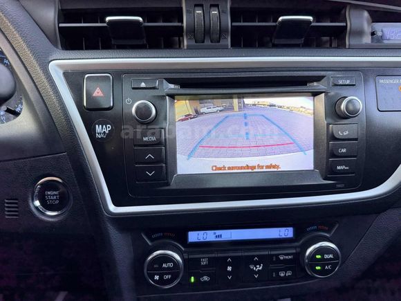 OTOBER 2013 TOYOTA AURİS PREMİUM CAM TAVAN