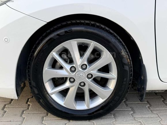 OTOBER 2013 TOYOTA AURİS PREMİUM CAM TAVAN