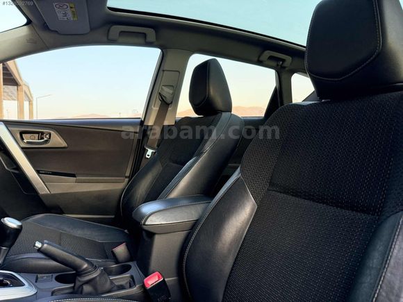 OTOBER 2013 TOYOTA AURİS PREMİUM CAM TAVAN