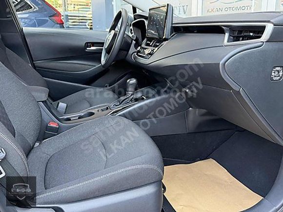 2024 COROLLA 1.5 VİSİON PLUS GSR 48 BİN KM'DE GARANTİLİ