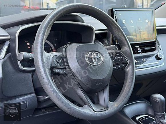 2024 COROLLA 1.5 VİSİON PLUS GSR 48 BİN KM'DE GARANTİLİ