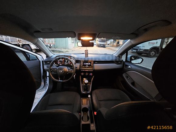 RENAULT CLIO 1.0 SCe JOY