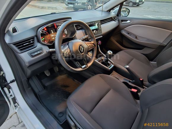 RENAULT CLIO 1.0 SCe JOY