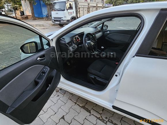 RENAULT CLIO 1.0 SCe JOY