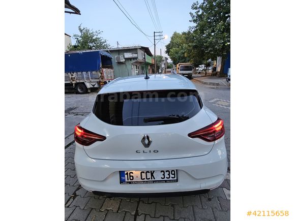RENAULT CLIO 1.0 SCe JOY