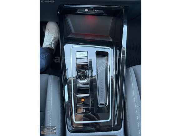 ÜNLÜ GRUP TAN 2023 VW GOLF STYLE CAM TAVAN HATASIZ